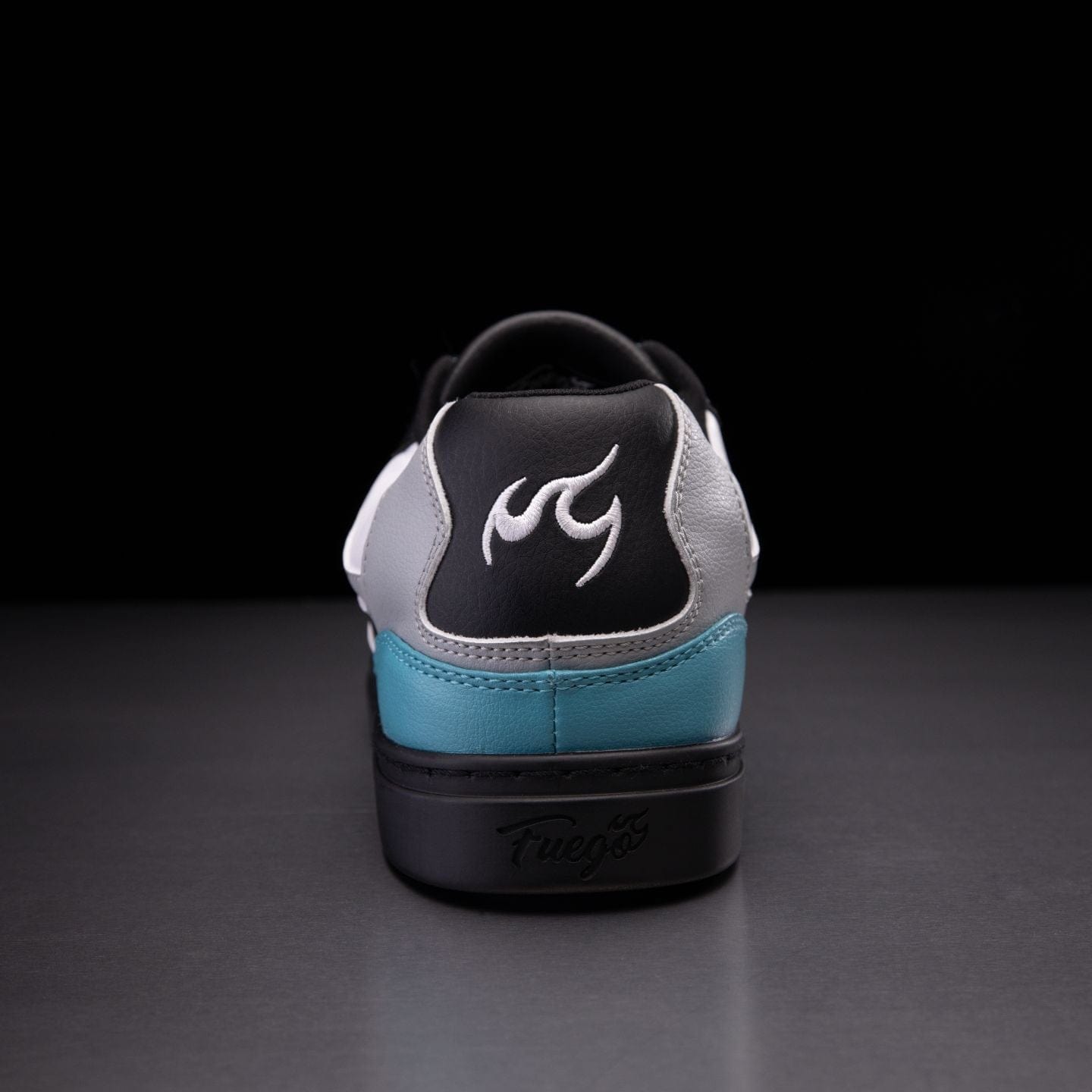 Fuego dansesko modell Low Top BDASH