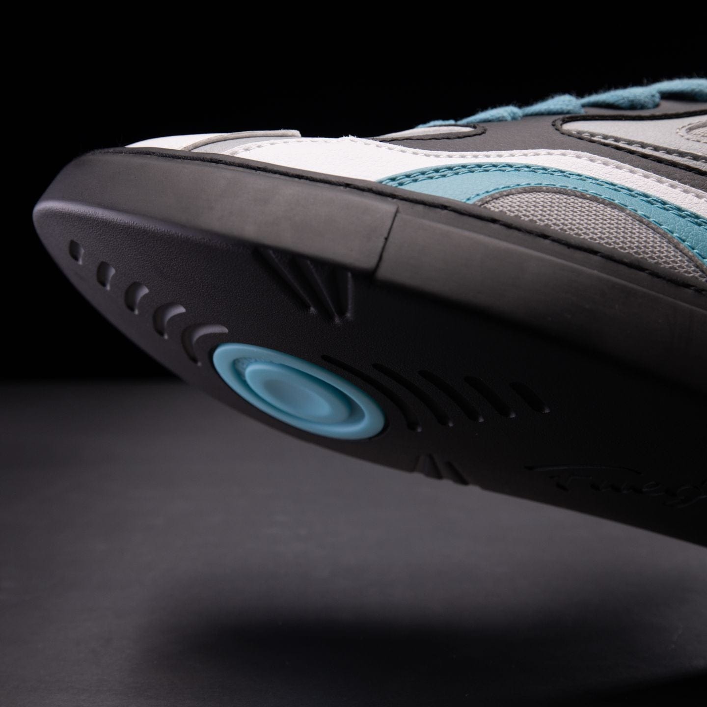 Fuego dansesko modell Low Top BDASH